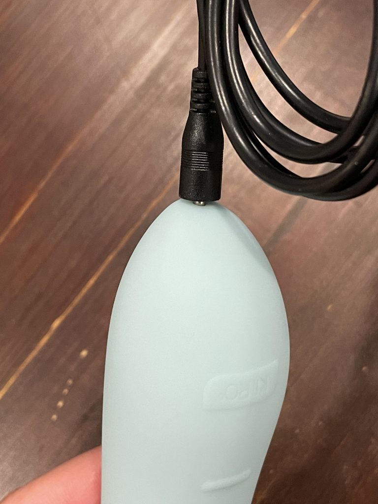 kiiroo-pearl2-plus-charging