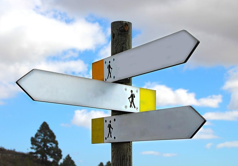 signpost-3199323_1280