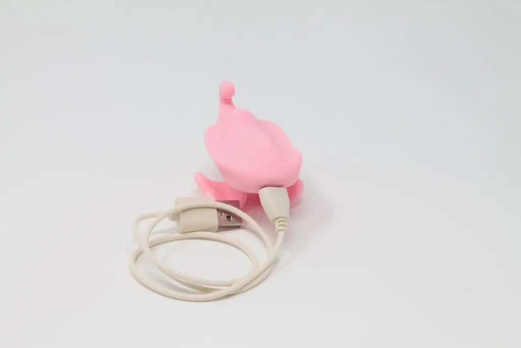 funzze-finger-vibe-2-charging