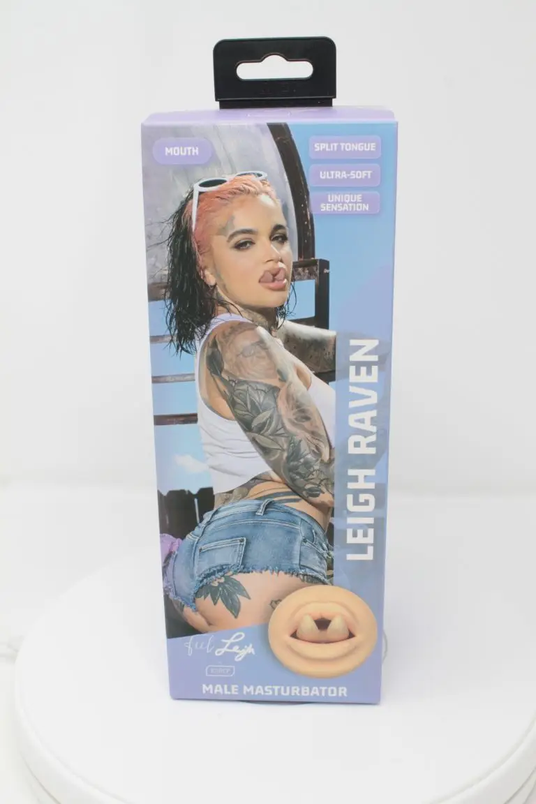 kiiroo-leigh-raven-box-front-alternate