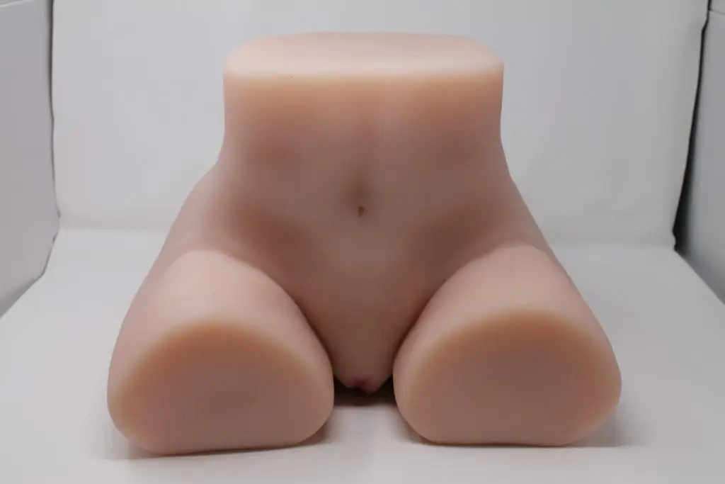 tantaly-daisy-plus-seated-front