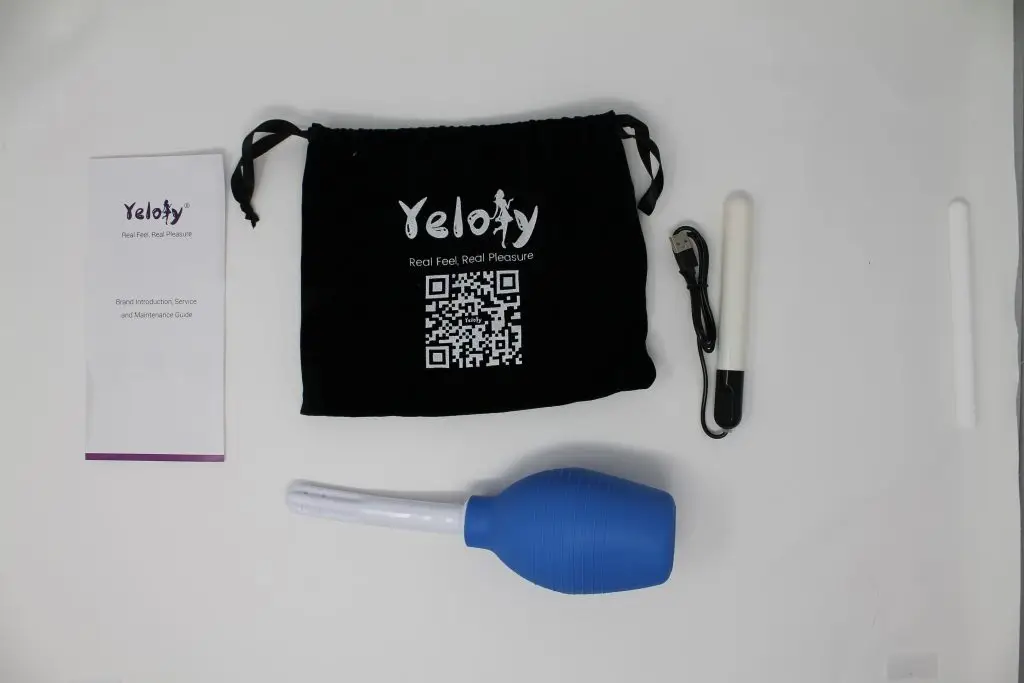 yeloly-marissa-unboxing-included accessories-flat lay alternate